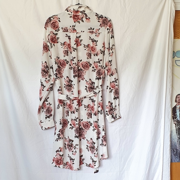F21 white belted shirt dress with pink roses - Picture 2 of 4